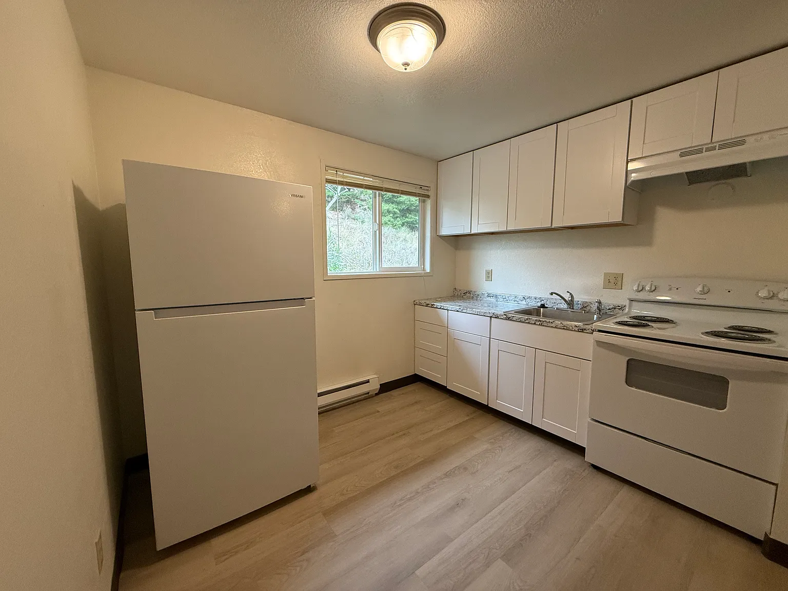 Studio, 350 sqft, $1,100 — Photo 3