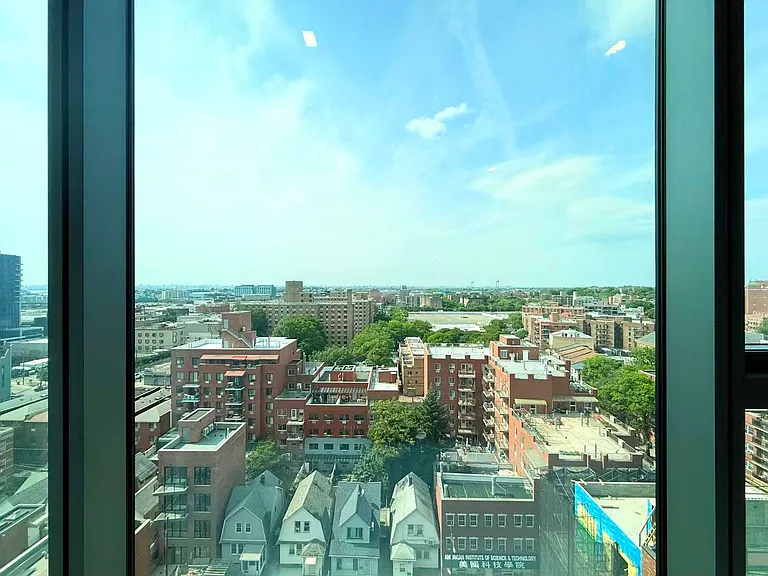 35-32 Leavitt St #10K — Photo 21