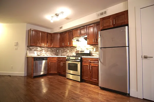 Rented by Lofts and Flats LLC | media 28