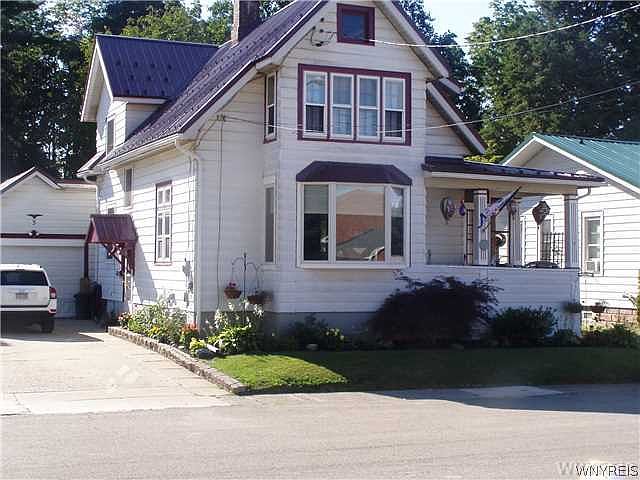 1st image of 3 Parkway Ave