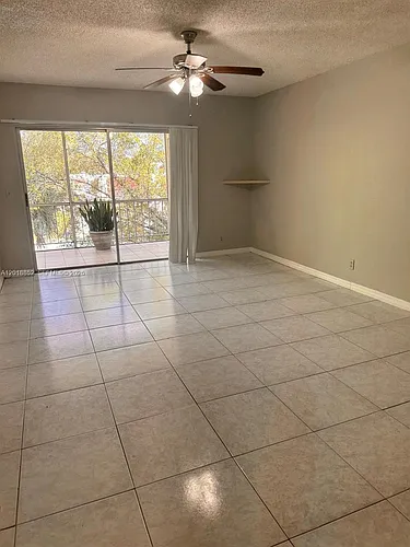 632 NW 13th St #380 Photo 1
