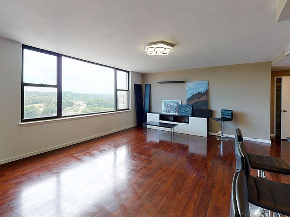 4th image of 4600 Duke St APT 1629