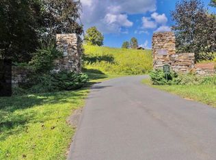 54 Summerfield Dr, Butler, TN 37640