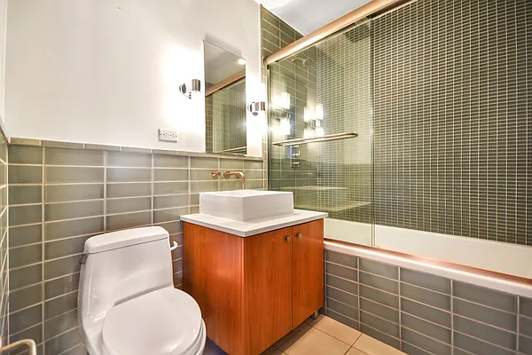 Rented by Compass | media 27