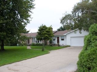 28032 N 700th Ave, Kewanee, IL 61443