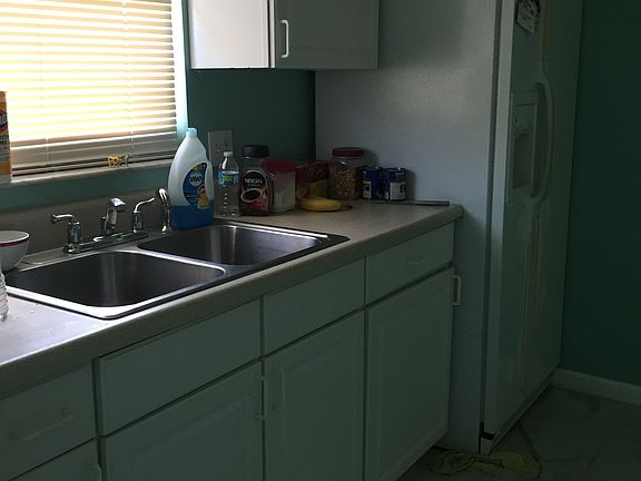 3rd image of 452 Fleming Ave