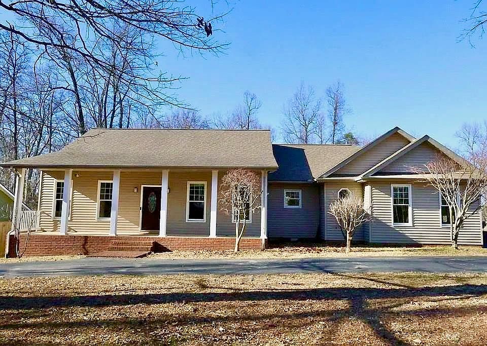 1st image of 213 Ridgewood Rd