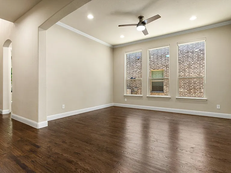 2703 Navarro Trl — Photo 11
