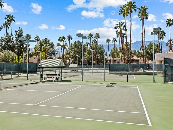 5 tennis courts