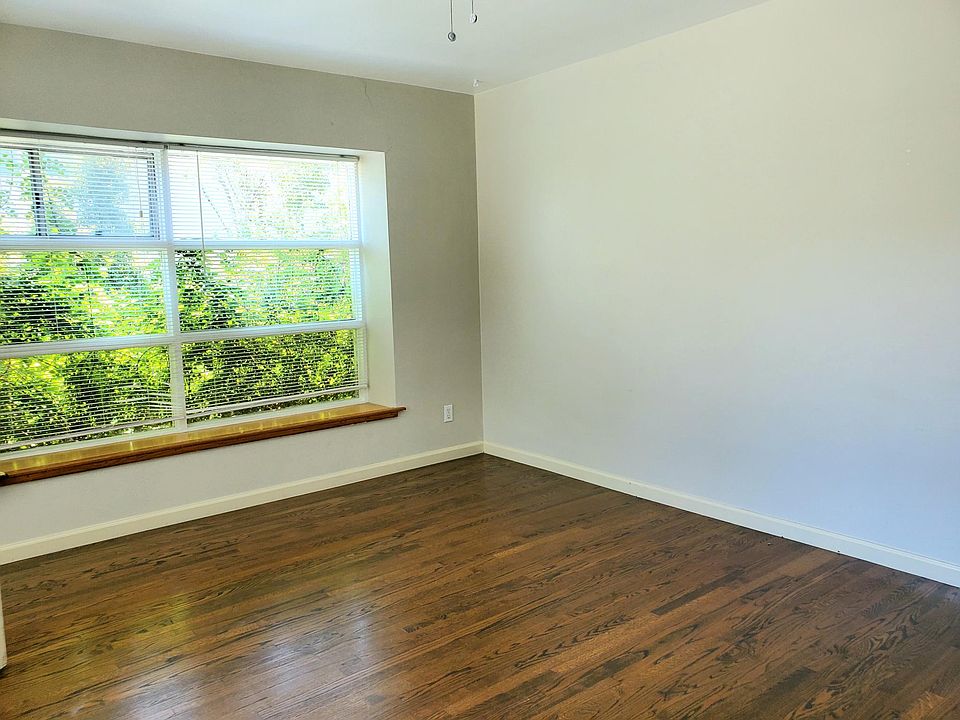 1st image of 3982 Hamilton St
