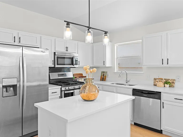 406 Covent Dr — Photo 6