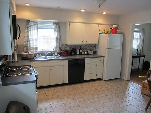 2nd image of 609 Laramie Dr