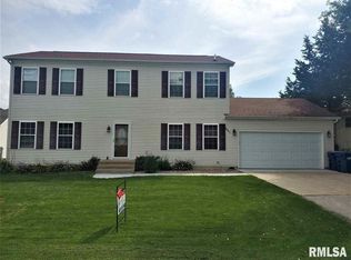 621 18th St, Silvis, IL 61282