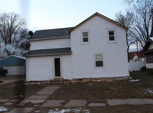 304 7th Ave, Clarence, IA 52216