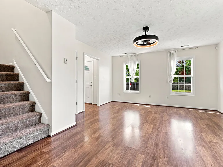 4906 Yorkchester Dr — Photo 17