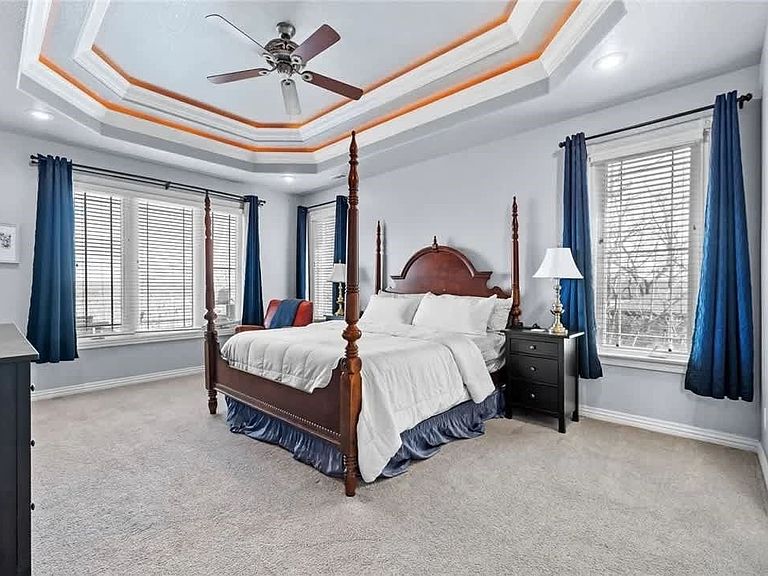 Listing photo 5