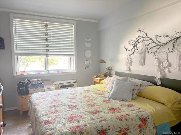 315 West 232nd Street image 7 of 10