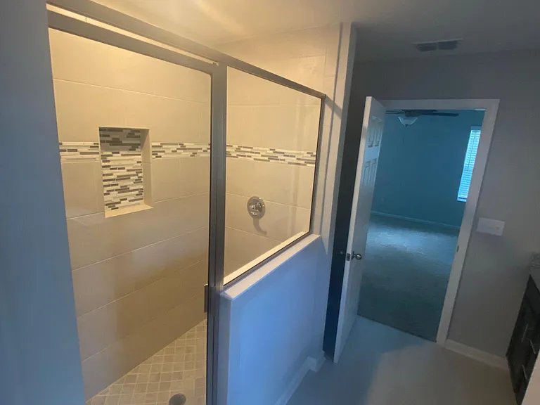 1737 Charlotte St — Photo 38