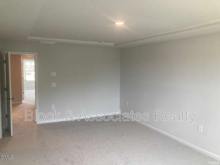 1823 Caen St — Photo 11