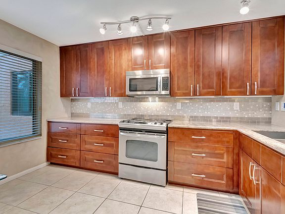 5th image of 11138 Green Lake Drive #202