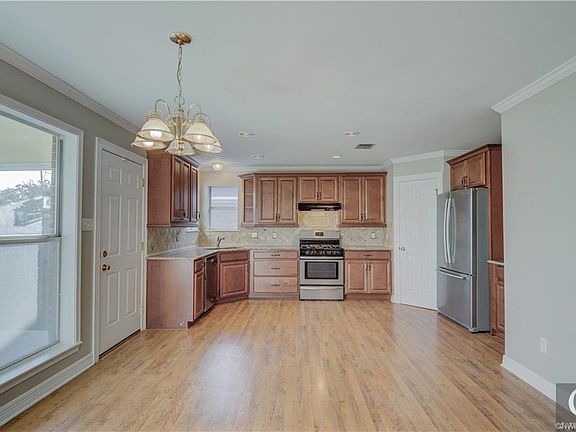 5th image of 212 Melissa Ln