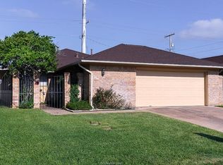 2913 Braeburn St, Bryan, TX 77802