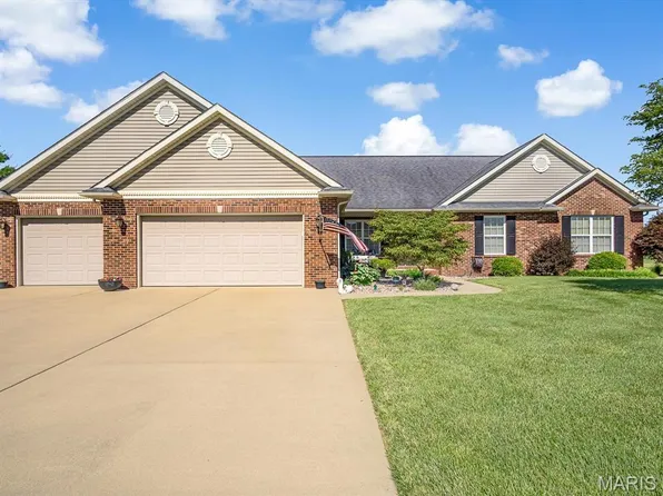 4020 Autumn Oak Dr, Smithton, IL 62285