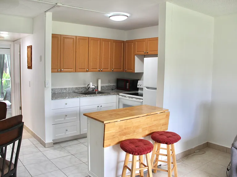 175 Canterbury Dr W #175 — Photo 6