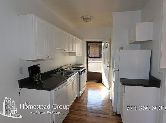 3rd image of 628 1/2 W Cornelia Ave APT 3S