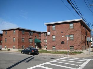 4887 Washington St APT 2B, West Roxbury, MA 02132