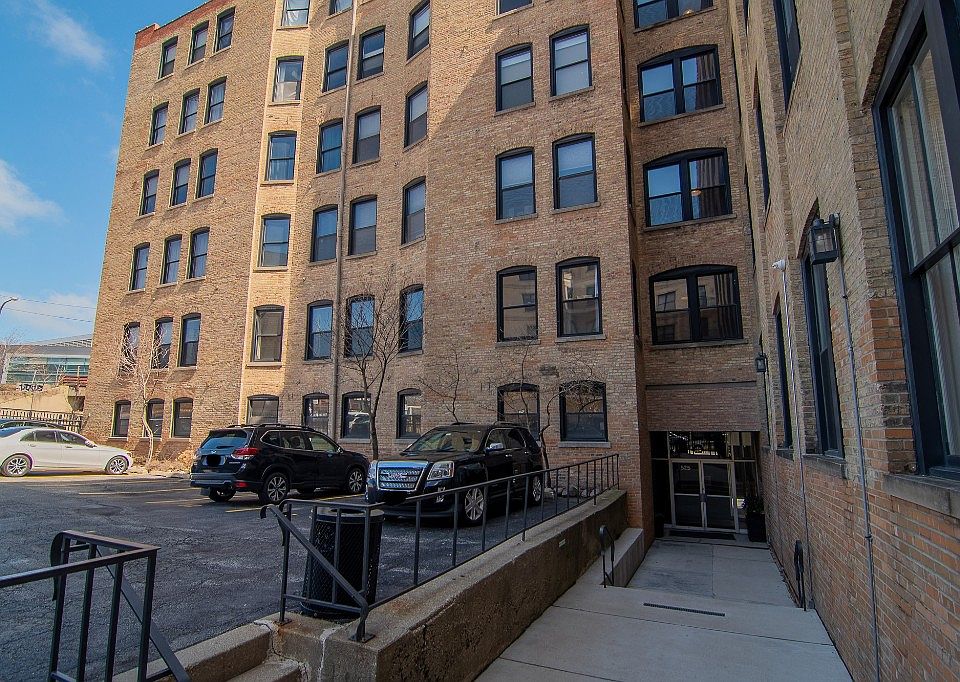 1st image of 525 N Halsted St Unit 207