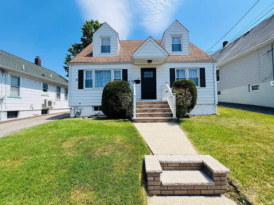 18 Pershing St