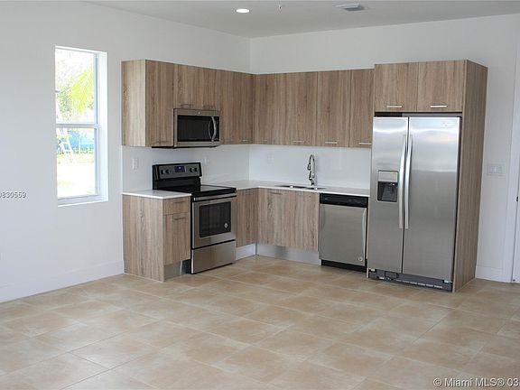 3rd image of 460 NE 35th Ct #5