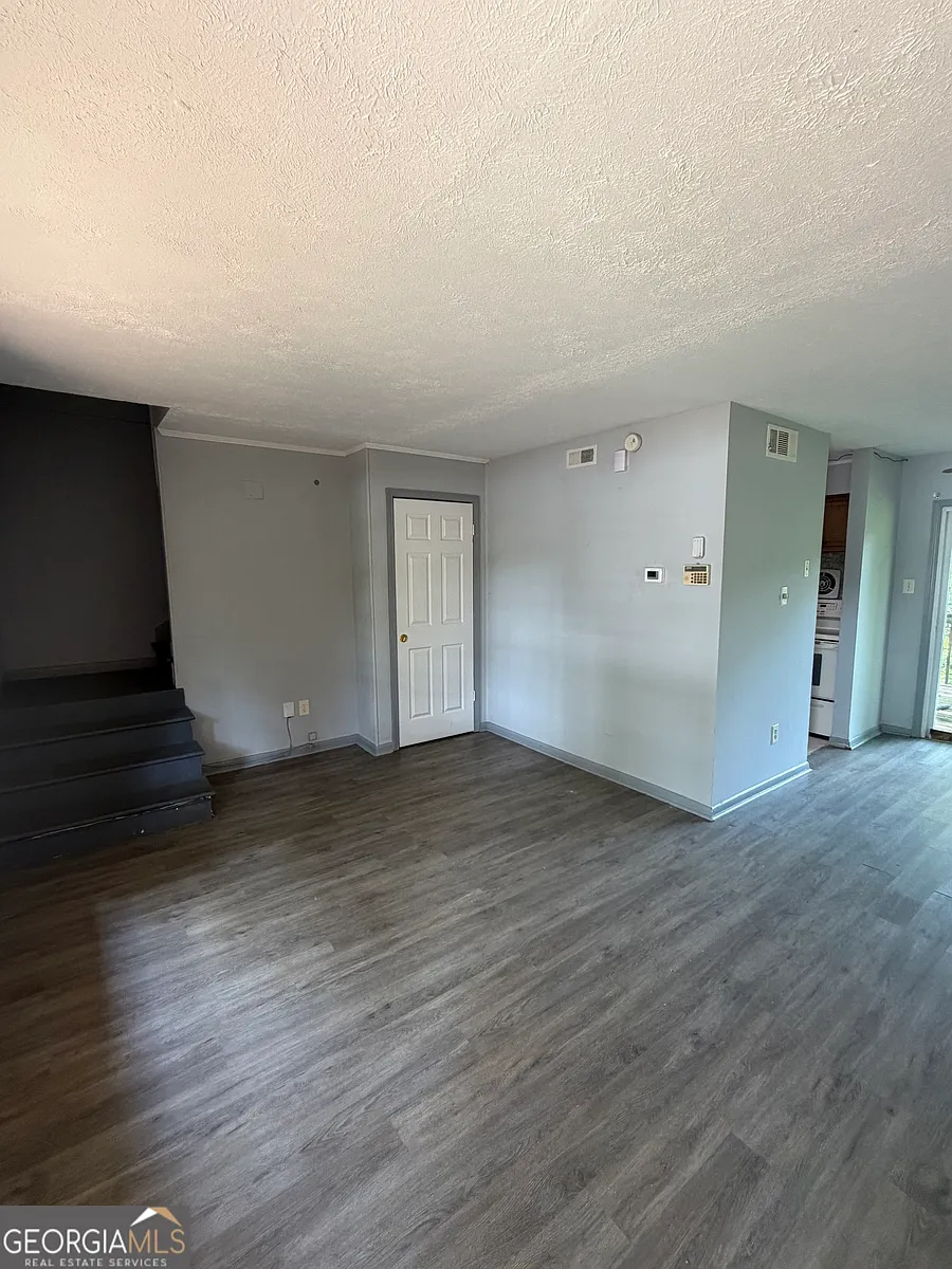 Building Photo - 1045 Laurel Ct NW #B