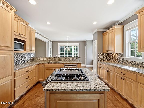 3rd image of 104 Bargate Drive