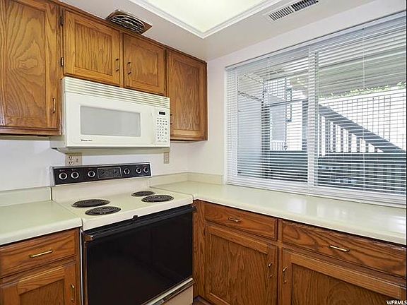 4th image of 5840 S Waterbury Dr Unit B