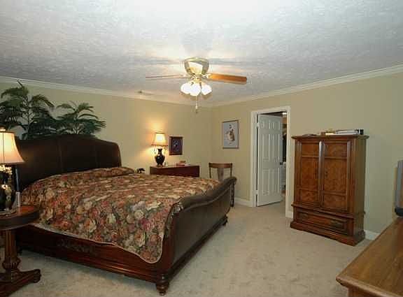 3rd image of 2105 Bay Hill Dr