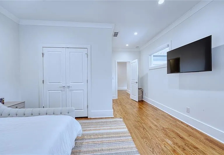2975 Osborne Rd NE — Photo 32