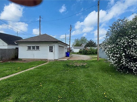 4th image of 51 Brandt St
