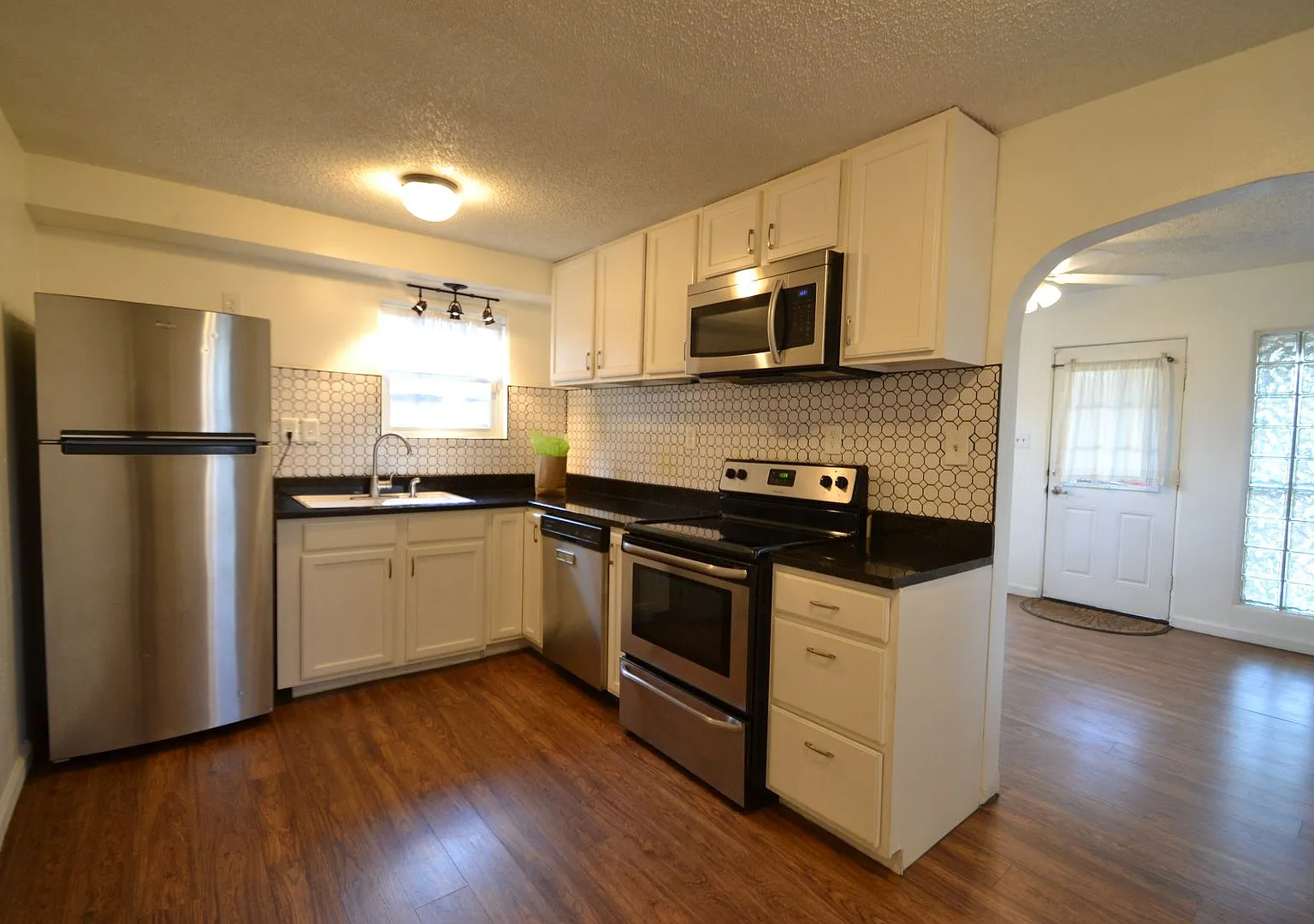 2 Bedroom Ranch Available Now! — Photo 4