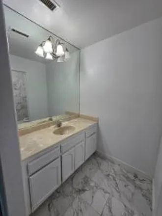 571 Tilling Way #6 — Photo 9