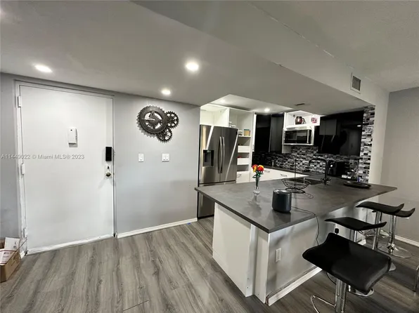 12455 SW 93rd Ter APT 310T, Miami, FL 33186