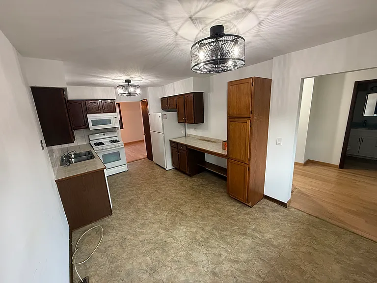 1115 Hunters Ln — Photo 22