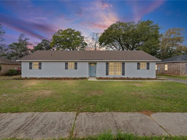 732 Oak Field Dr, Mobile, AL 36609