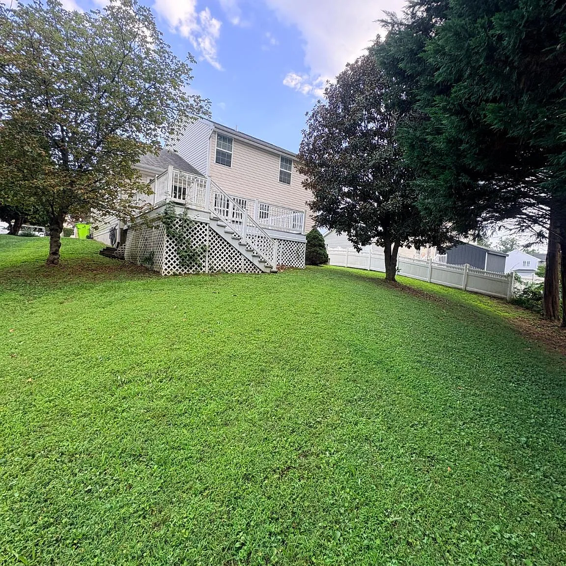 3 bed, 2.5 bath, 1635 sqft, $3,000 — Photo 2