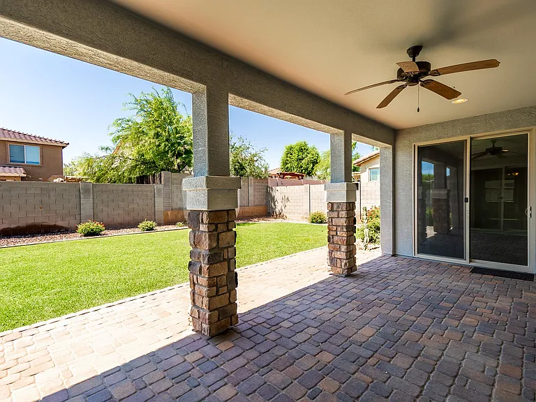 18445 W Saguaro Ln — Photo 33