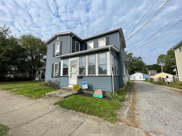 123 S Market St, East Palestine, OH 44413