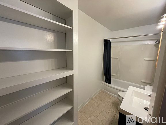 5th image of 616 1/2 Lewis Ave