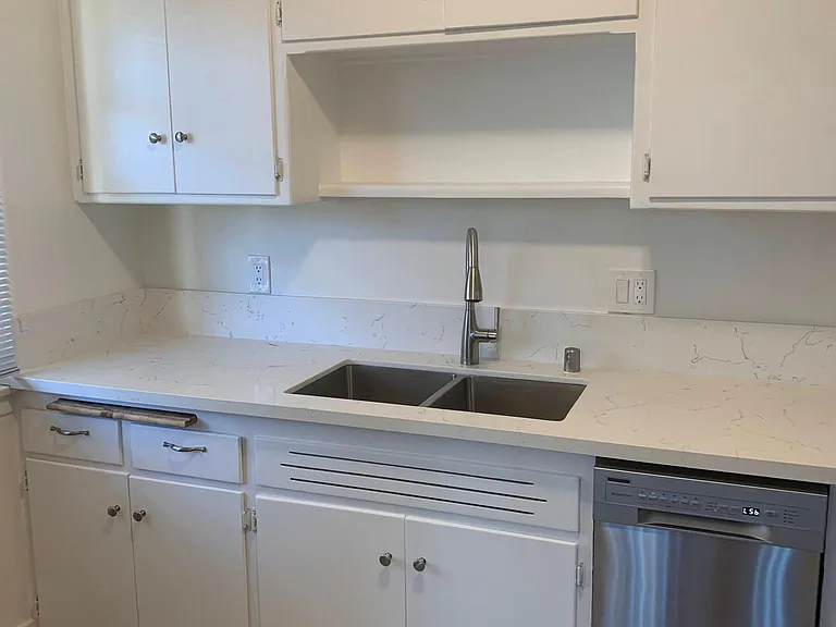 4 1241south Bundy Dr #4 — Photo 10