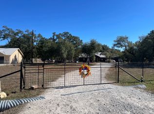 147 Grandview Ct, Blanco, TX 78606